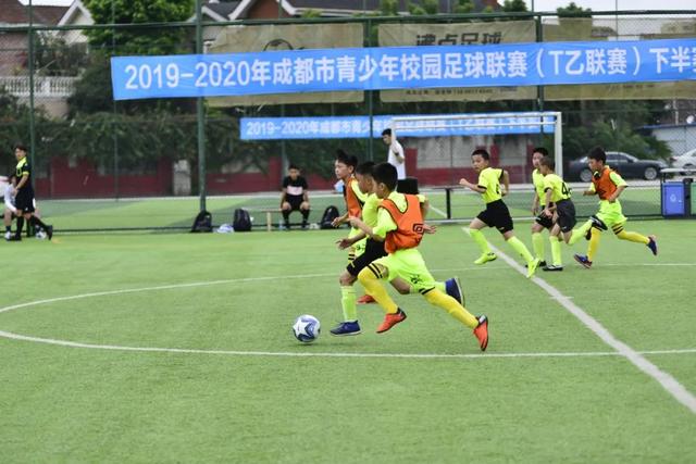 阿斯：穆帅想签中后卫和B2B中场，巴斯托尼、恩佐和M费都是目标